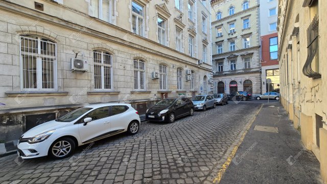 Eladó üzlethelyiség, Budapesten, VII. kerületben 262.6 M Ft