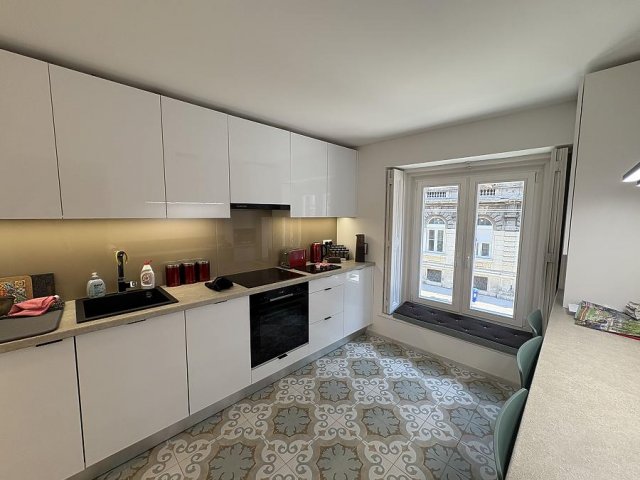 Eladó téglalakás, Budapesten, VI. kerületben 62 M Ft, 1 szobás