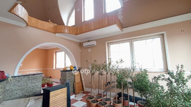 Eladó családi ház, Jászfényszarun 49.2 M Ft, 5+1 szobás
