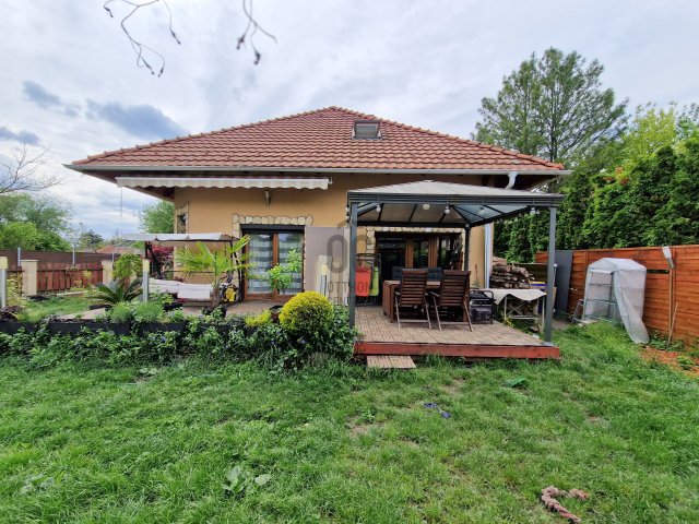 Eladó ikerház, Pécelen 105 M Ft, 5 szobás / költözzbe.hu