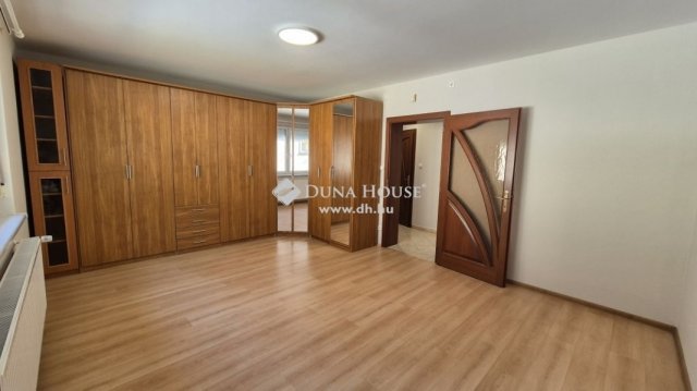 Eladó családi ház, Kecskeméten 106 M Ft, 5 szobás
