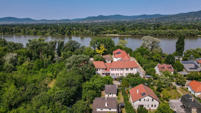 Eladó családi ház, Gödön 129.9 M Ft, 4+1 szobás