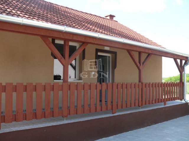 Eladó családi ház, Örkényen 47 M Ft, 3 szobás