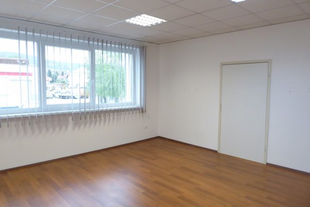Kiadó iroda, Pécsett, Megyeri úton 87 E Ft / hó, 1 szobás