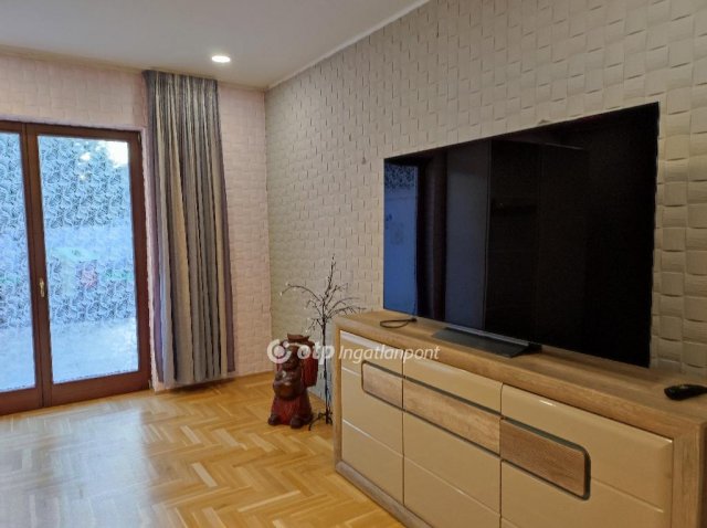 Eladó családi ház, Szegeden 137 M Ft, 5 szobás