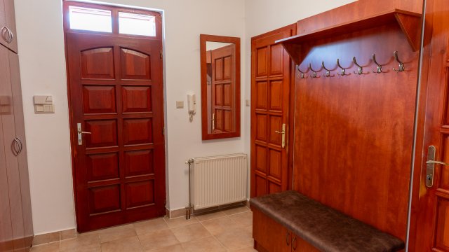 Eladó családi ház, Csobánkán 160 M Ft, 5 szobás