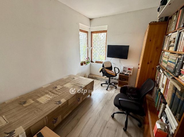 Eladó családi ház, Kecskeméten 75.5 M Ft, 3+1 szobás