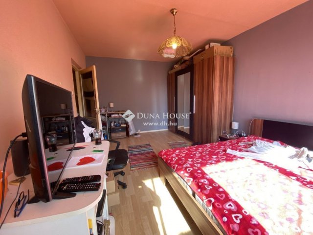 Eladó panellakás, Szentendrén 39.9 M Ft, 2 szobás