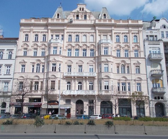 Eladó téglalakás, Budapesten, V. kerületben 89 M Ft, 2 szobás