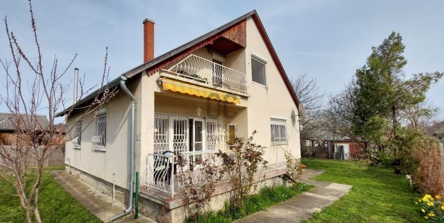 Eladó családi ház, Balatonkenesén 78 M Ft, 6 szobás