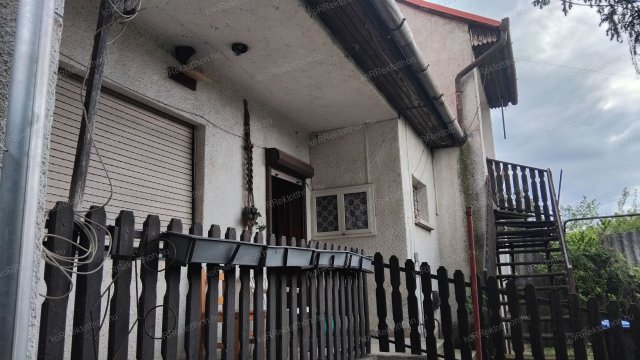 Eladó családi ház, Jászapátiban 33 M Ft, 5 szobás