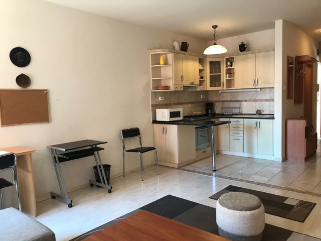 Kiadó téglalakás, albérlet, Pécsett 180 E Ft / hó, 2 szobás