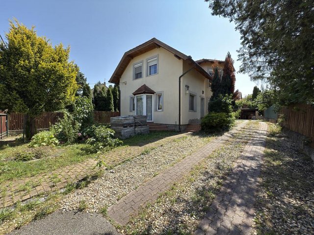 Eladó családi ház, Szentendrén 194.9 M Ft, 6 szobás