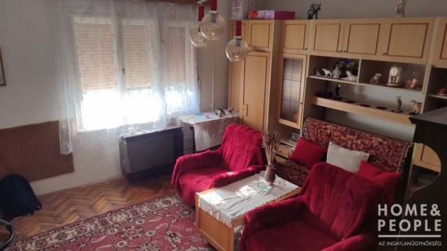 Eladó családi ház, Szegeden 61.5 M Ft, 3 szobás