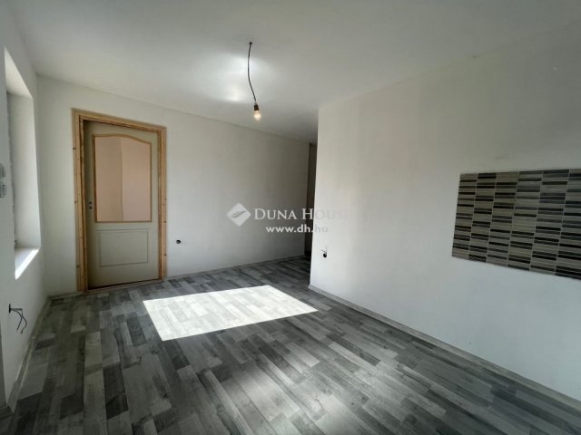 Eladó téglalakás, Budapesten, XIX. kerületben 32.9 M Ft