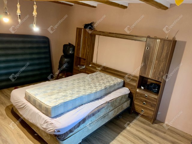 Eladó családi ház, Karádon 20 M Ft, 3 szobás