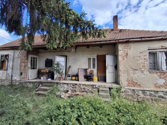 Eladó családi ház, Apcon 4.9 M Ft, 2+1 szobás