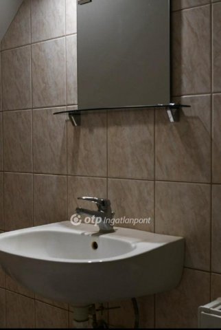 Eladó családi ház, Versegen 79.9 M Ft, 5 szobás