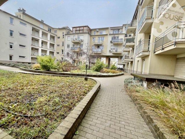 Kiadó téglalakás, albérlet, Kecskeméten 210 E Ft / hó