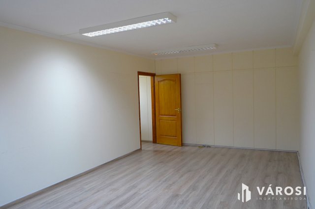 Kiadó iroda, Győrött 100 E Ft / hó, 2 szobás