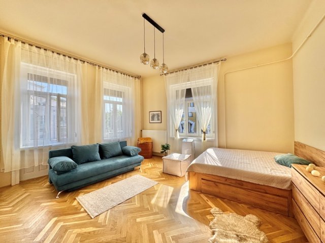Kiadó téglalakás, albérlet, Pécsett 250 E Ft / hó, 2 szobás