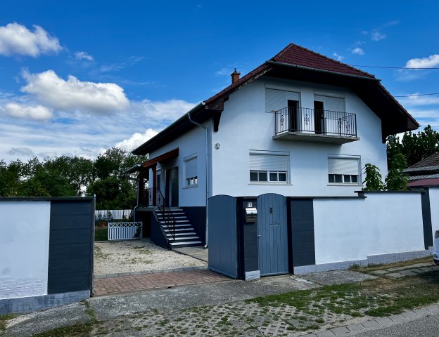 Eladó családi ház, Ceglédbercelen 82.9 M Ft, 2 szobás