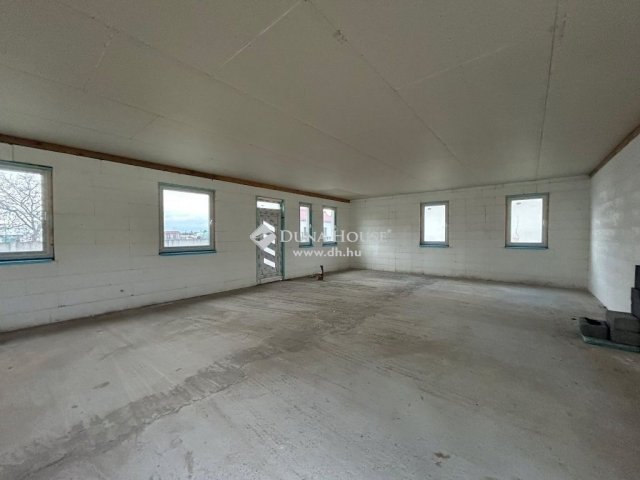 Eladó ikerház, Bugyin 50 M Ft, 5 szobás / költözzbe.hu