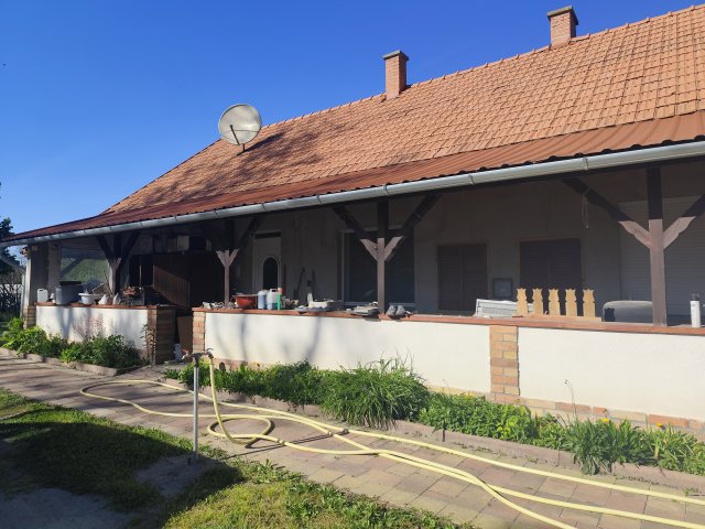 Eladó családi ház, Ócsán 93.9 M Ft, 6 szobás
