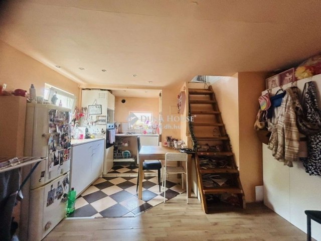 Eladó családi ház, Szigetszentmiklóson 22.9 M Ft, 3 szobás
