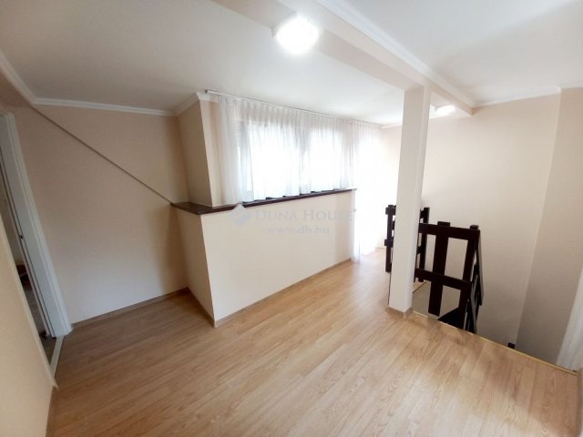 Eladó ikerház, Kecskeméten 70 M Ft, 4 szobás
