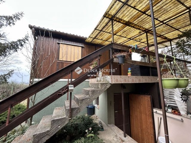 Eladó nyaraló, Únyon 32.9 M Ft, 3 szobás / költözzbe.hu