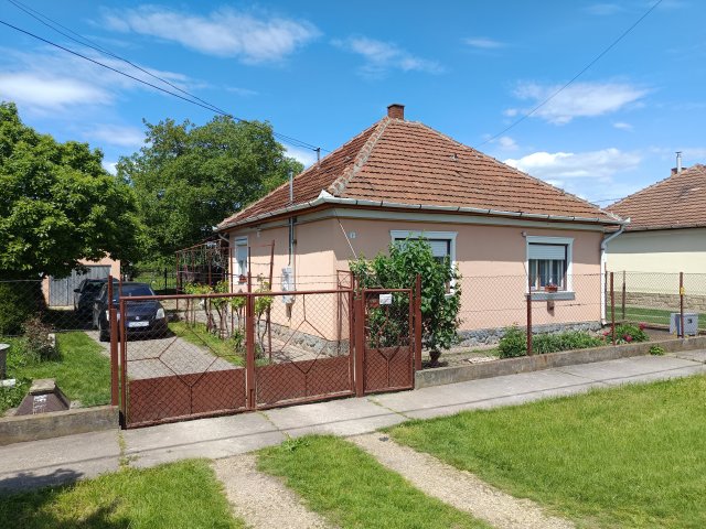 Eladó családi ház, Emődön 25.9 M Ft, 2+2 szobás