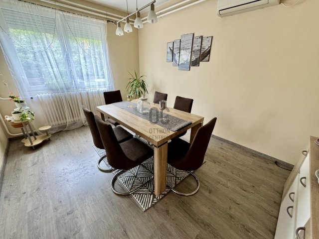 Eladó családi ház, Ráckeresztúron 94.9 M Ft, 5 szobás