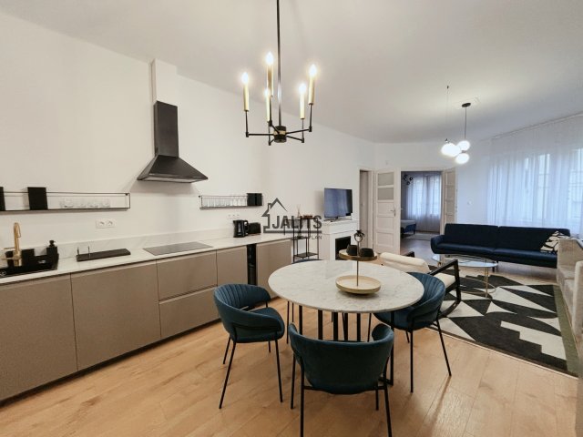 Kiadó téglalakás, albérlet, Budapesten, V. kerületben, 3 szobás