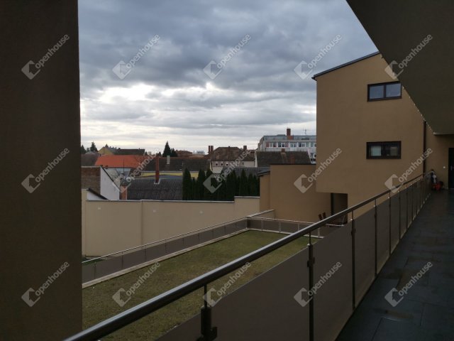 Eladó téglalakás, Nagykanizsán 59.9 M Ft, 4 szobás