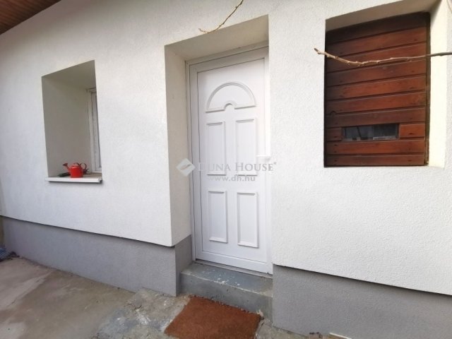 Eladó családi ház, Budaörsön 59.9 M Ft, 2 szobás