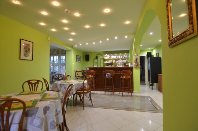 Eladó hotel, Balatonföldváron 995 M Ft / költözzbe.hu