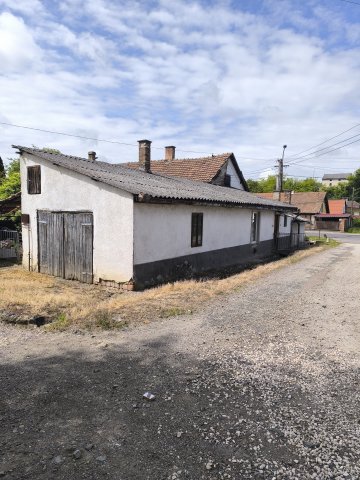 Eladó sorház, Egercsehiben 6.6 M Ft, 2 szobás