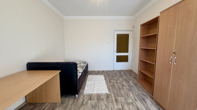 Kiadó téglalakás, albérlet, Debrecenben 350 E Ft / hó, 3 szobás
