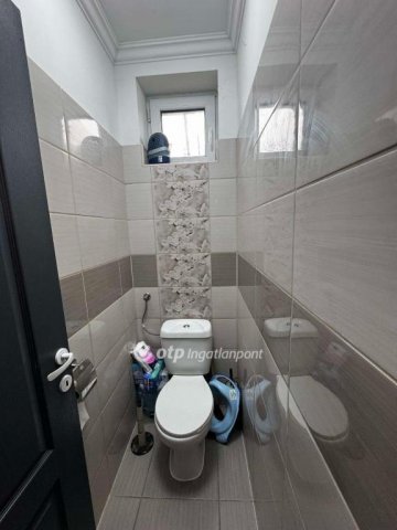 Eladó családi ház, Hosszúpályin 39.999 M Ft, 4 szobás