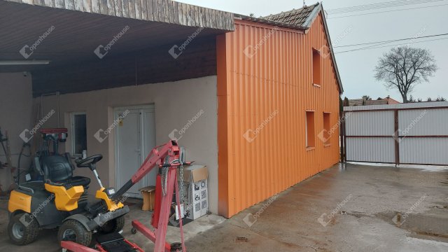 Eladó üzlethelyiség, Medgyesegyházán 90 M Ft