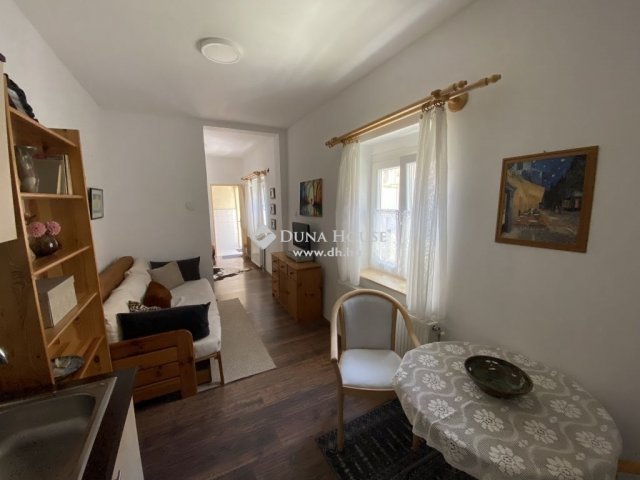 Eladó téglalakás, Pécsett 21.9 M Ft, 2 szobás