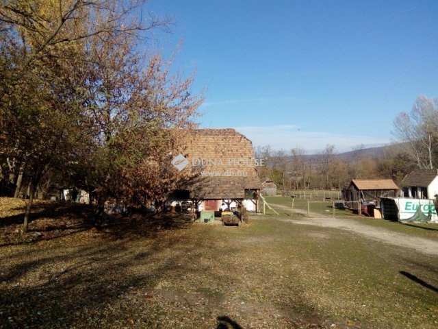 Eladó családi ház, Tatabányán 140 M Ft, 5 szobás