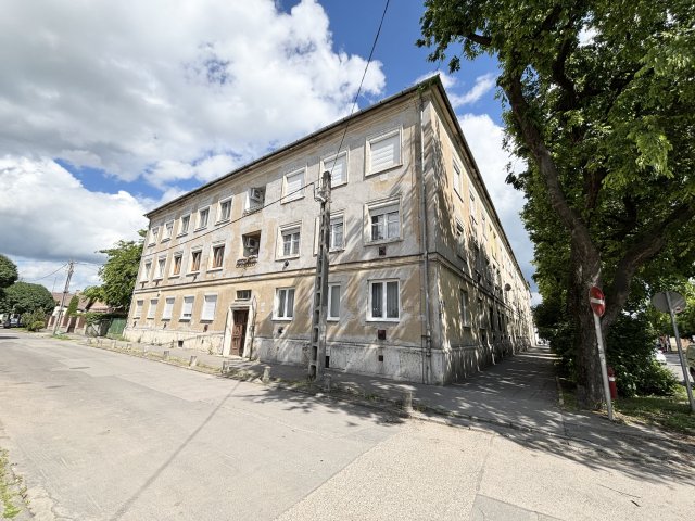 Eladó téglalakás, Vácon 41.9 M Ft, 1+1 szobás