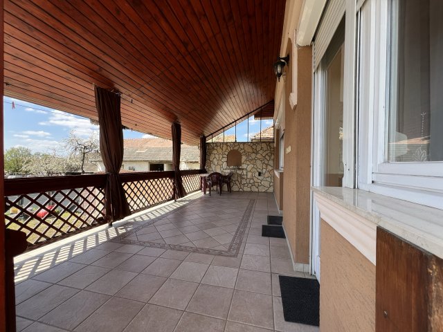 Eladó családi ház, Alsónémediben 129.9 M Ft, 5 szobás