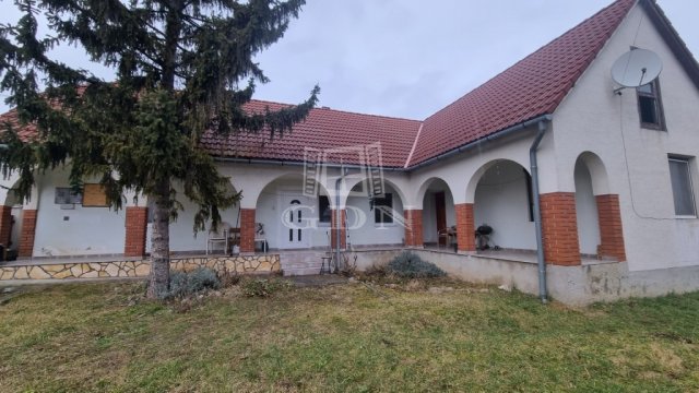 Eladó családi ház, Bodajkon 49.99 M Ft, 2+1 szobás