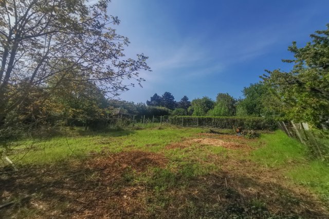Eladó telek, Velencén, Csemete utcában 33.9 M Ft