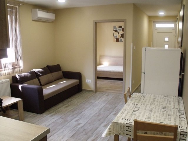 Kiadó téglalakás, albérlet, Pécsett 283 E Ft / hó, 3 szobás