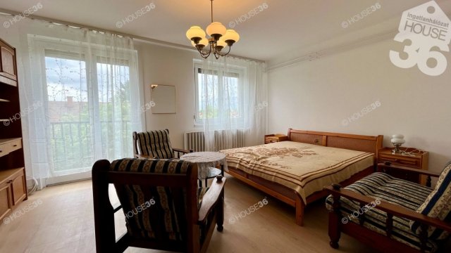 Kiadó panellakás, albérlet, Kecskeméten 200 E Ft / hó, 3 szobás
