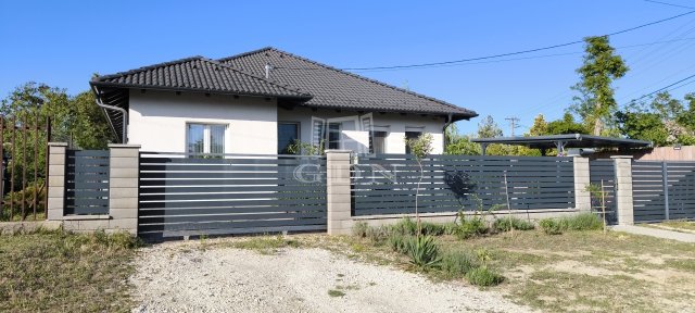 Eladó családi ház, Veresegyházon 139 M Ft, 5 szobás